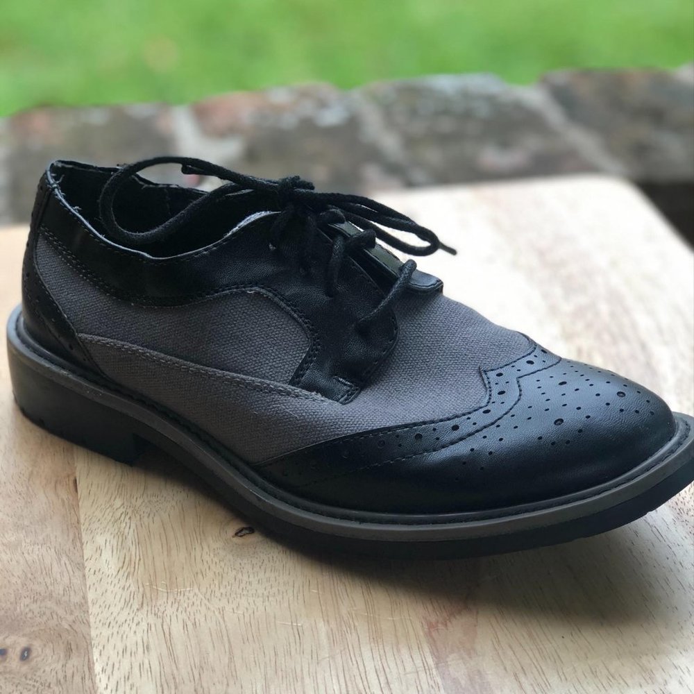 KENNETH COLE REACTION black/gray oxfords sz. 4